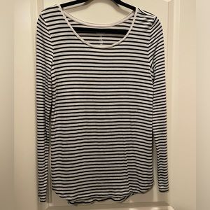 Gap, long sleeve, soft and flowy